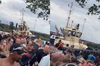 Boot draait alleen maar rondjes tijdens History of Hardcore Festival, elk rondje is anders