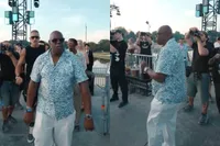 Carl Cox bewijst met legendarische walk-in waarom hij nog altijd de koning van de techno is