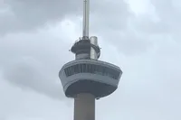 Euromast lijkt weer te zingen: fluitende toon opnieuw te horen boven Rotterdam