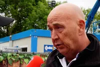 Feestzanger Big Benny reed ooit met een paar drankjes op een politiefuik in... Niet gepakt!