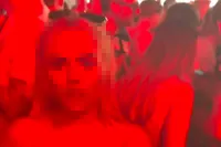 Festivalganger doet nog even een snelle controle