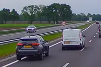 Iemand heeft iets te vaak Verstappen op de Nordschleife zitten kijken
