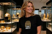 Verdachte van kunstroof Assen probeert gouden helm alsnog te verzilveren met kledinglijn vanuit de gevangenis