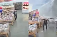 New Jersey: dak van supermarkt stort in na noodweer, klanten vluchten voor enorme watermassa