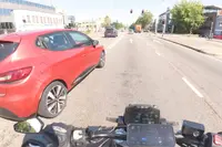 Politie, kijkt u even mee? Deze wil zijn rijbewijs inleveren