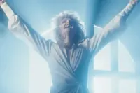 Bonnie Tyler (75), zangeres van Total Eclipse of the Heart, onverwacht overleden