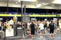 Festivalgangers gaan helemaal los bij benzinestation langs A4 na HardClassics