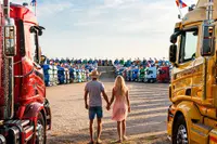 Koppeltje dat zich helemaal liet gaan tijdens Truckstar Festival in Assen heeft eigen nummer