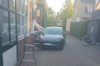 Geen airco in huis? Gelukkig heb je een Tesla