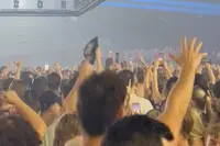 Kettingen waren verboden, maar er was wel een baby aanwezig tijdens Rotterdam Rave