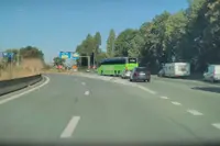 Flixbus-chauffeur in Belgie weet het zeker. Verkeersregels zijn niet voor hem!
