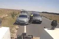 Roemeense sleper wordt aangereden en dat levert een bizarre situatie op