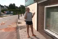 Dronken bestuurder boort bestelbus dwars door gevel van woning in Amsterdam