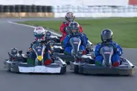 Max Verstappen krijgt 100 tegenstanders voor zijn kiezen op Silverstone