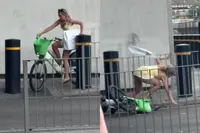 Gewoon een ouderwets lekkere struikel en duikel van een Lime e-bike