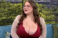 Borsten van OF-model Summer wegen inmiddels 27 kilo en blijven maar doorgroeien