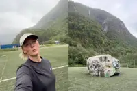 Travel influencer Tessa laat zien waarom er op dit sportveld in Noorwegen niet meer gebald wordt