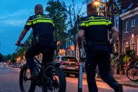 Nieuwe beelden tonen hoe Alfredo Goeloe vlucht en agent op fatbike achtervolging inzet