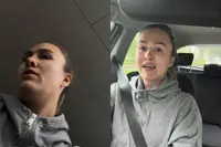 Puck deelt video hoe ze geïntimideerd wordt op straat en het is echt verschrikkelijk