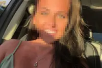 Man hangt camera op en doet bizarre ontdekking over zijn vrouw