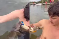 Verpleegsterhaai bijt zich vast in duiker in Florida en laat pas los na bijzondere Bacardí-behandeling