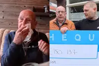 Dutch Travel Maniac overhandigt Wim (80) cheque van 150.197 euro: op zoek naar een eigen huis