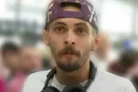 Politie zoekt man die PowNews-cameraman op Utrecht Centraal tegen de vlakte sloeg