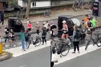 65.000 hardlopers nemen Amsterdam over tijdens gigantisch marathonweekend, maar Roderick in zijn Biro heeft er lak aan