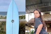 Russische toeriste loopt akelige verwonding op tijdens surfen in Indonesië: surfplank boort zich in haar bips