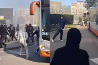 Jongeren in Brussel belagen bus in protest voor beter onderwijs