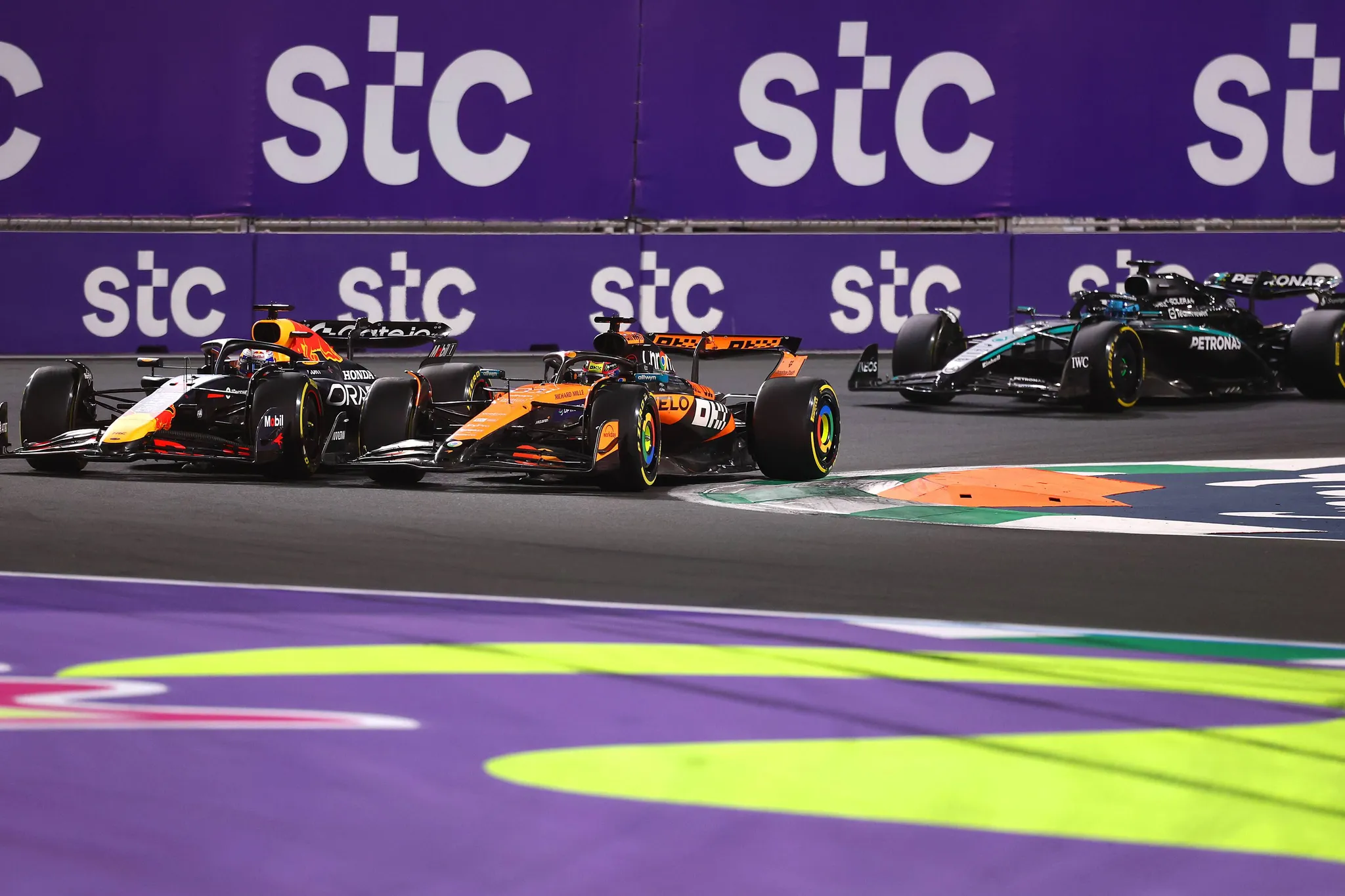 El CEO de McLaren, Brown, está de acuerdo con los comisarios: 'La penalización a Verstappen fue apropiada