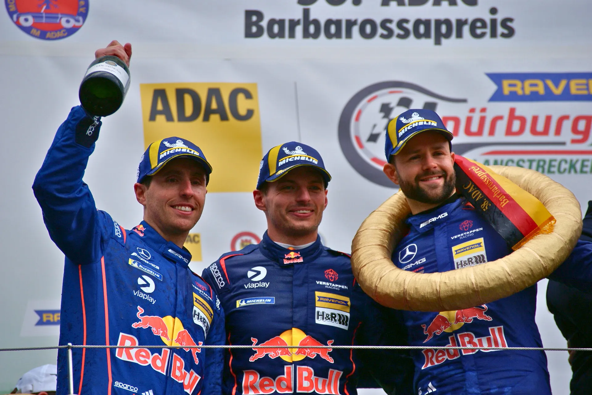 'Verstappen laat concurrentie achter zich en wint 24 uur van Nürburgring'