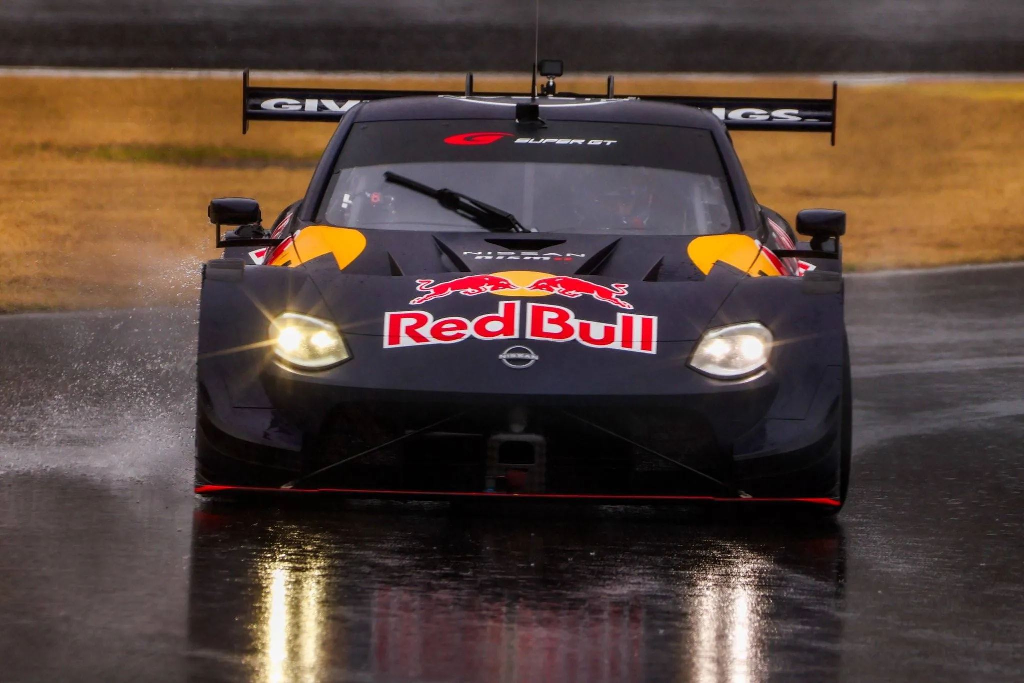 Verstappen thrills fans with jaw-dropping wet run at Fuji in GT machinery