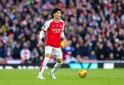 'Tomiyasu tekent bij Ajax contract zonder verlengoptie, verdediger wordt dinsdag gekeurd'