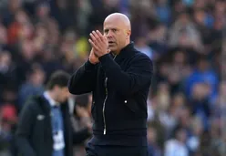 Ajax zoekt nieuwe trainer: 'Publiek geheim dat Cruijff erg gecharmeerd is van Slot en Ten Hag'