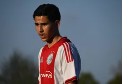 Ajax in dubio over toekomst Moumane, die kan vertrekken of aansluiten bij Jong Ajax