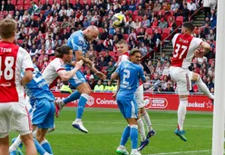 Klaassen ziet Ajax worstelen met spelhervattingen: 'De assistent neemt dat op zich'