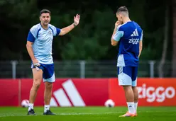 Rondom Ajax: Míchel schreeuwt naar Gloukh: 'Show mentality!'