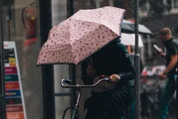 KNMI waarschuwt voor ernstige onweer en hagel op deze dagen