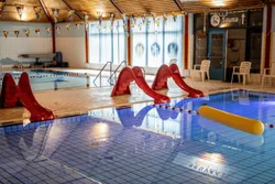 Gelderland: Stagiair (20) verdacht van schokkende handelingen met kleuters tijdens zwemles