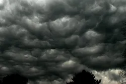 Code geel: Onweer en hagel verwacht in deze Nederlandse steden