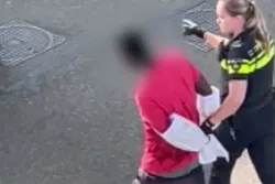 Den Haag: Arnold O. (24) filmde hoe hij zijn vriendin (22) op gruwelijke wijze vermoordde