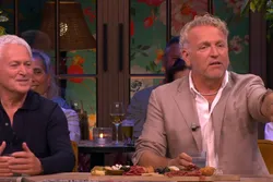 Ruzie tussen Bram Moszkowicz, Gordon en Victor Vlam bij Oranjezomer loopt volledig uit de hand