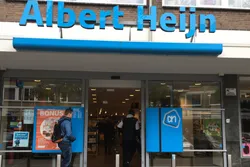 Rotterdam: Supermarktmedewerkster op brute wijze neergestoken