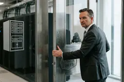 thumbnail_energy-minister-chris-bowen-sl