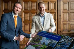 Foto ondertekening samenwerkingsovereenkomst Liander uitbreiding stroomnetwerk