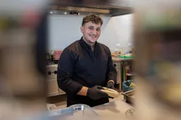 Carlos Habash 1 kopiëren achtergrond kopiëren lagen