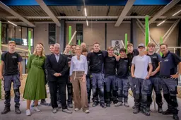 Werkbezoek minister Volkshuisvesting aan Talland College en ESPEQ Heerhugowaard Foto 1