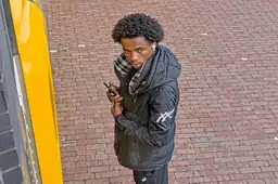 Camerabeeld op bakstenen stoep