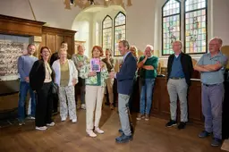 Overhandiging boek GK foto Rick Akkerman